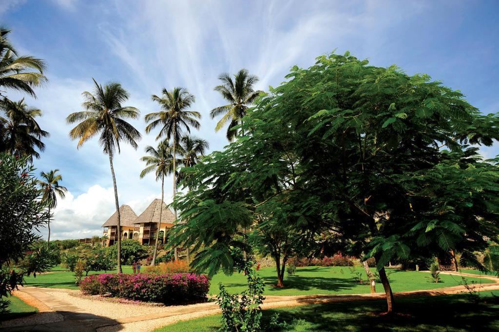 Neptune Pwani Beach Resort & Spa Zanzibar Kiwengwa  Exterior photo
